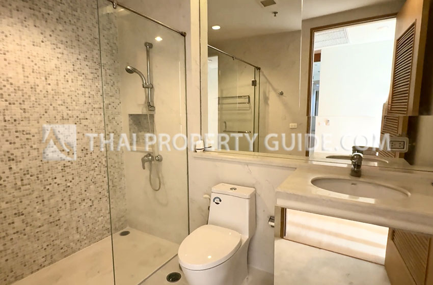 Condominium in Sathorn : The Royal Saladaeng 